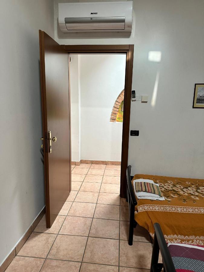 Agriturismo La Rasdora Porto Mantovano Bagian luar foto