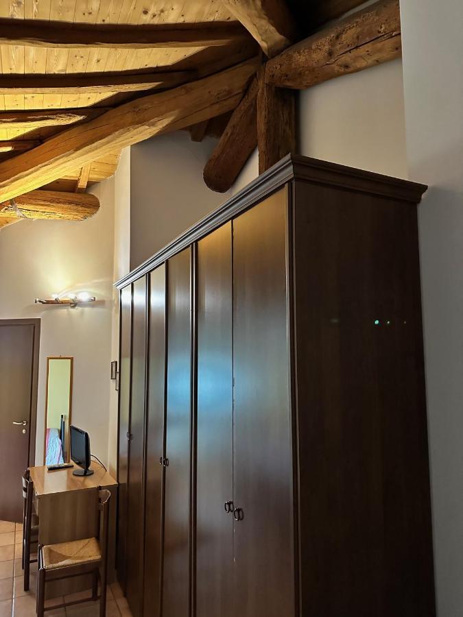 Agriturismo La Rasdora Porto Mantovano Bagian luar foto